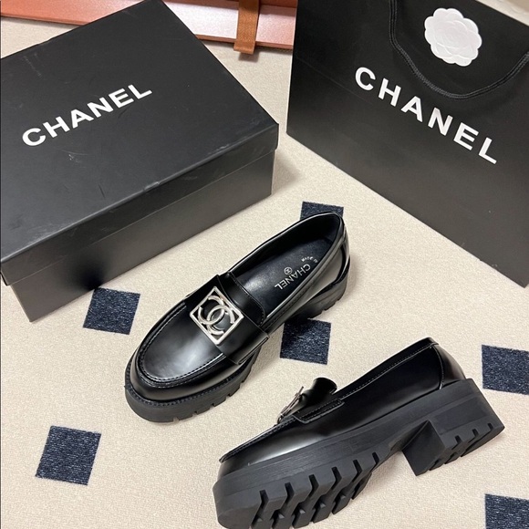 Chanel Shoes Size 6 - Picture 1 of 7